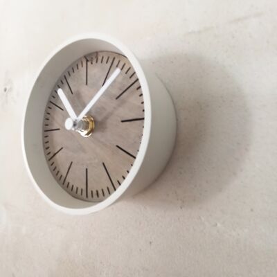 petite horloge de bureau GRISE Aiguille Blanche 10 cm et le socle 7x4x3cm
