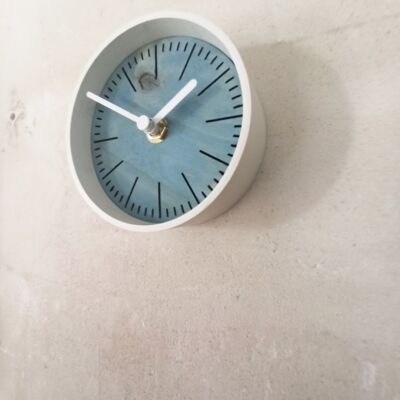 small bLUEdesk  clock White Needle 10 cm and the base 7x4x3cm