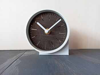 petite horloge de bureau NOIRE Aiguille Blanche 10 cm et le socle 7x4x3cm 4