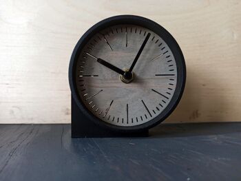 petite horloge de bureau WENGE Aiguille Noire 10 cm et le socle 7x4x3cm 1