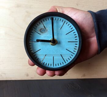petite horloge de bureau GRISE Aiguille Noire 10 cm et le socle 7x4x3cm 1