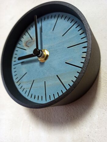 petite horloge de bureau GRISE Aiguille Noire 10 cm et le socle 7x4x3cm 2