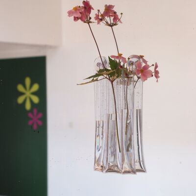 Lola - Vase mit 3 Fächern und Saugnäpfen - Fensterdekoration