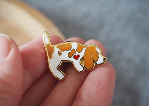 Beagle Enamel Pin Badge - Sniffing Beagle - Tan and White - metal locking back