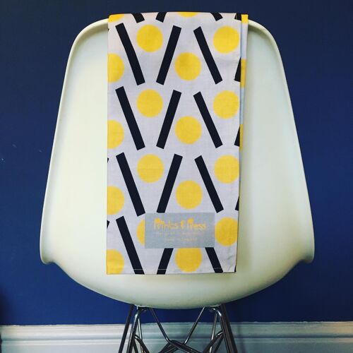 Yellow tea towel - Chevron