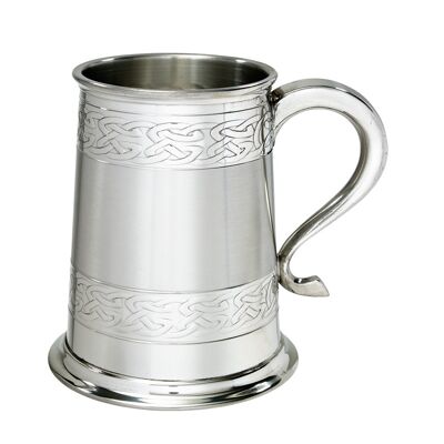 Embossed celtic bands 1 pint pewter tankard