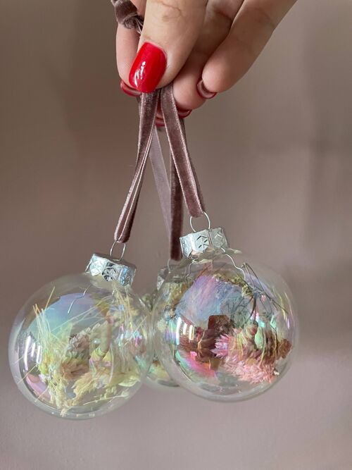 Glass dried flower Christmas bauble single