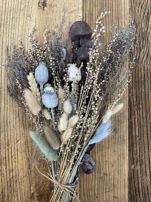 Mini dried flower bouquet