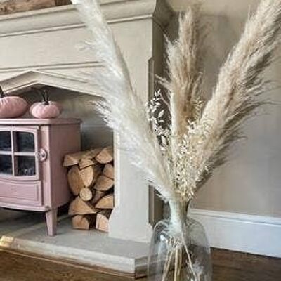 The deluxe Tall Pampas Grass Bouquet