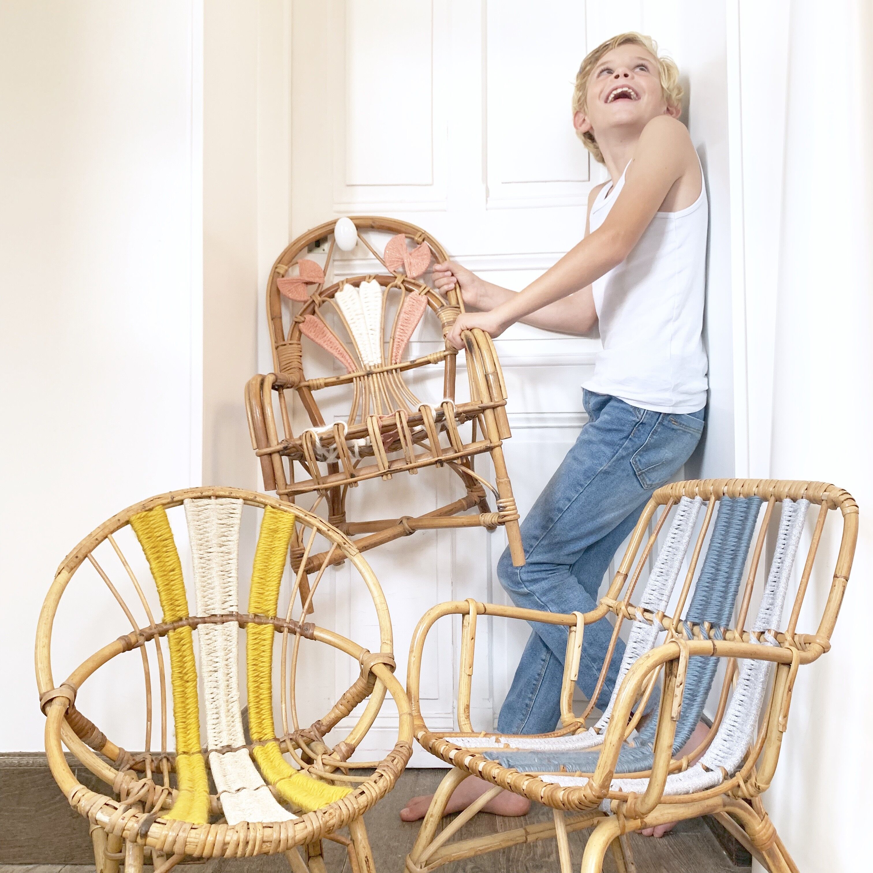 Kids woven online chair