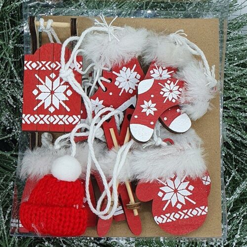 6 pcs. furry wooden Christmas tree decoration set 3.2cm x 7.5cm, 3.5cm x 4.5cm - Red