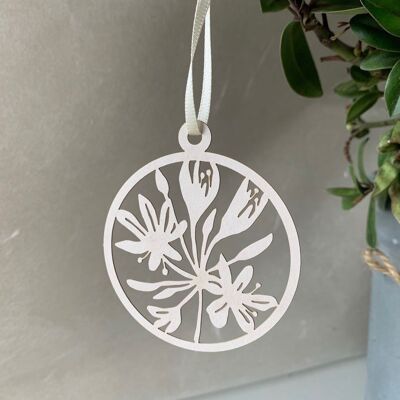 Gift tags made of natural paper Agapanthus color natural white
