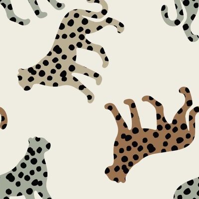 Pijama con pies de leopardo irregular