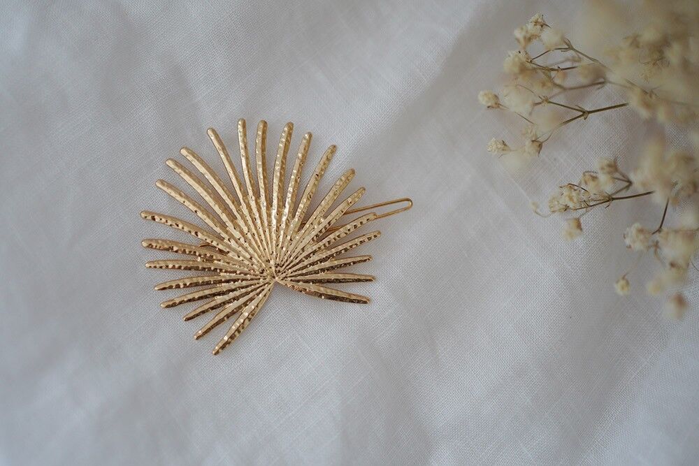 Fermaglio in foglia d'oro Isée