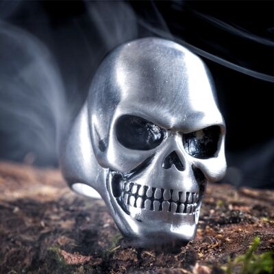 Skull matte men ring