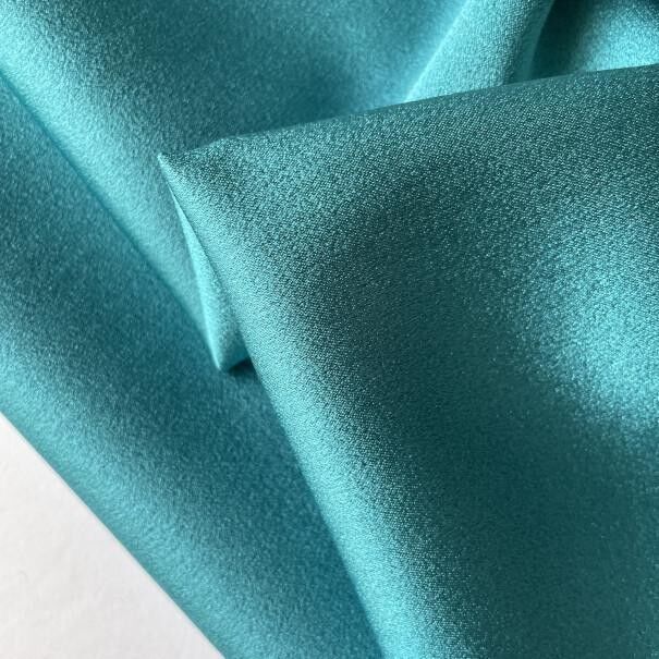 Crepe satin verde anatra