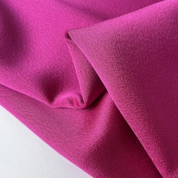 Tissu crêpe acétate fuchsia foncé