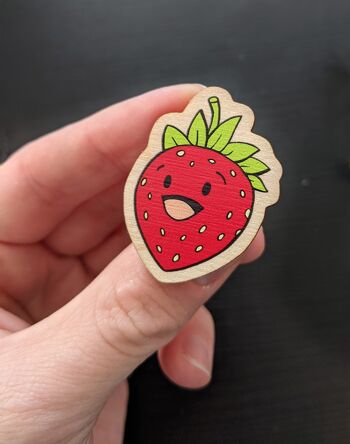Pin's en bois - happy, fraise kawaii - fruit 3