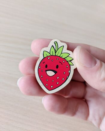 Pin's en bois - happy, fraise kawaii - fruit 4