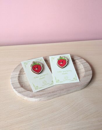 Pin's en bois - happy, fraise kawaii - fruit 9