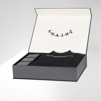 Box t-shirt noir avec bijoux (taille l) 5