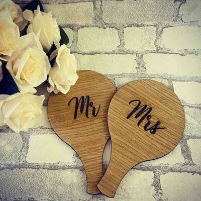 Paletas de boda de madera Mr & Mrs