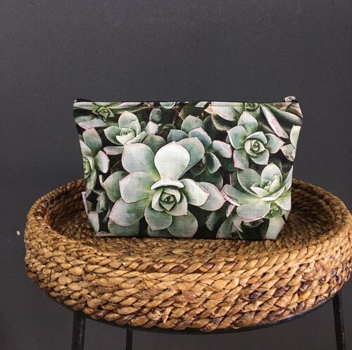 Cosmetic Bag in Succulent Green