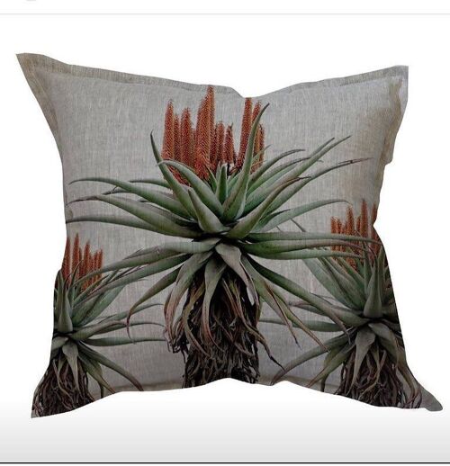 Cushion cover in Aloe Trio