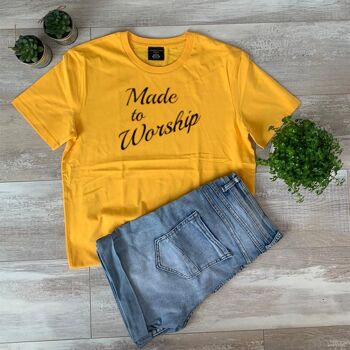 T-shirt Made To Worship (Geborduurd) - Geel
