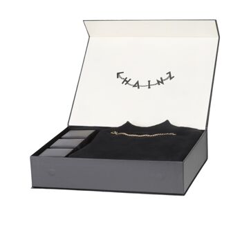 Box sweat noir avec bijoux (taille L) 5