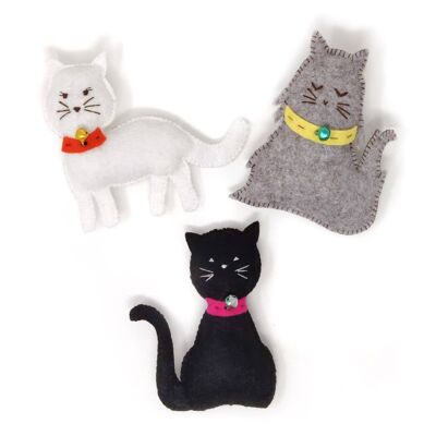 Kit de manualidades de costura con tres gatitos de fieltro