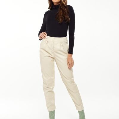 Liquorish Tapered Leather Look Trousers with Pleated Detail in Cream - 8