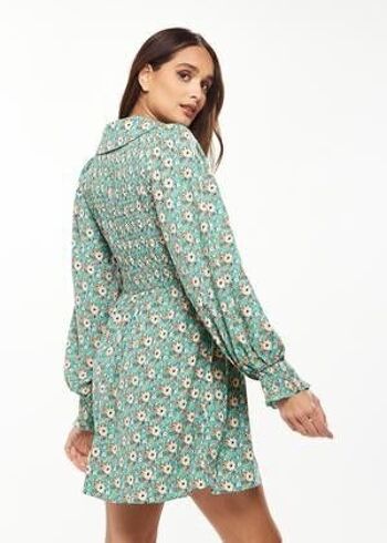 Mini-robe smockée à imprimé floral Liquorish avec col claudine en vert - 10 8