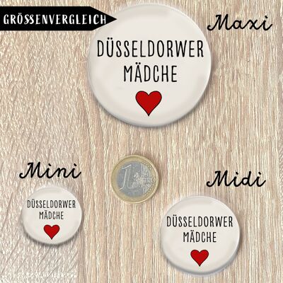 Dusseldorf girl button