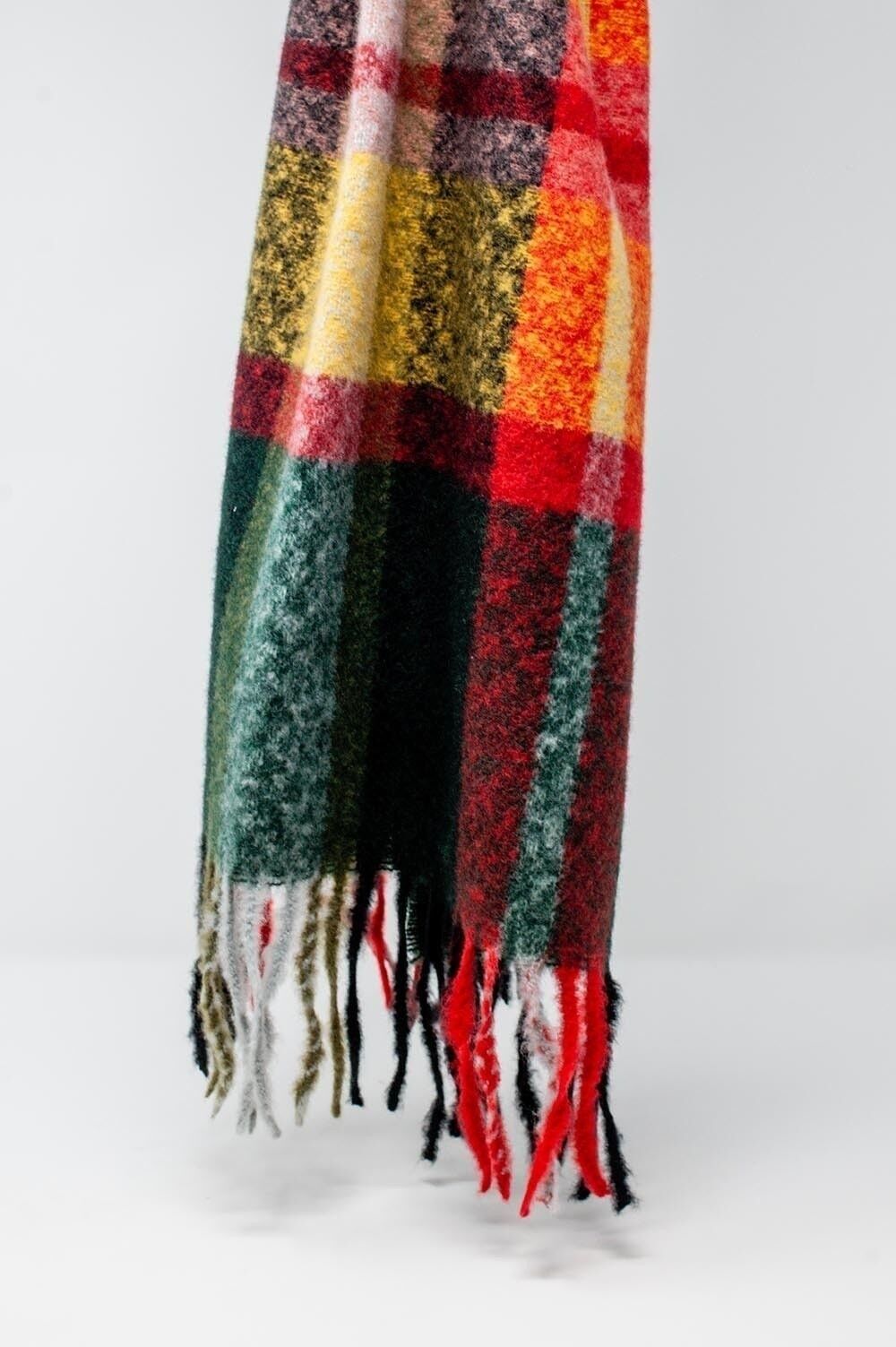 Sciarpa con frange a quadri verdi