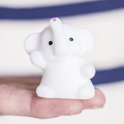 Mini weißer Elefant matschig